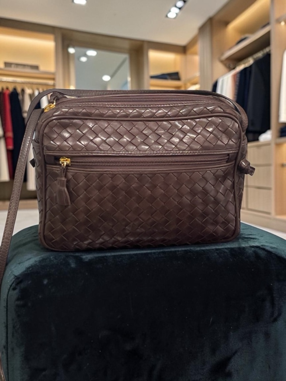 Bottega Veneta Authentic! 

VINTAGE INTRECCIATO CROSS BODY BAG